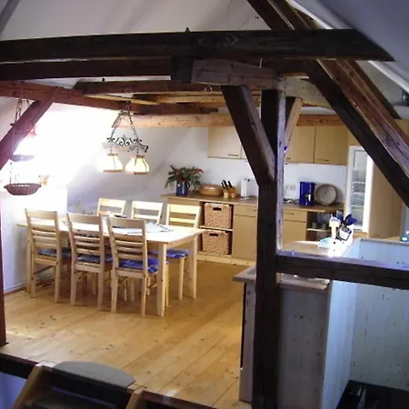 Maisonette-traum Im Erzgebirge 140m, 2 Schlafzimmer&kachelofen Apartment *