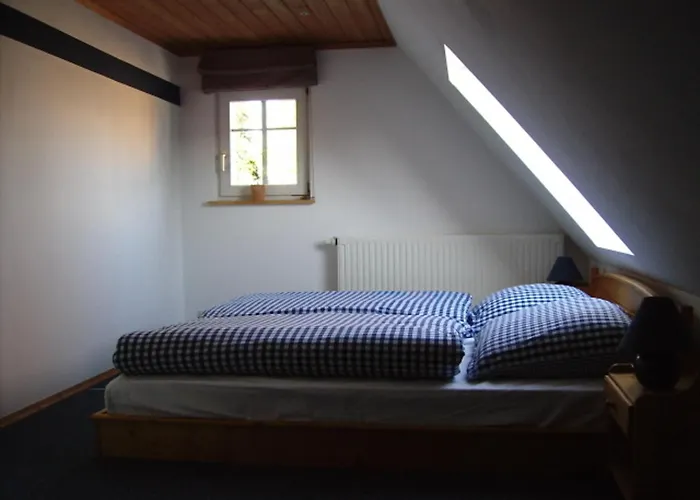 Maisonette-traum Im Erzgebirge 140m, 2 Schlafzimmer & Kachelofen * Bärenstein